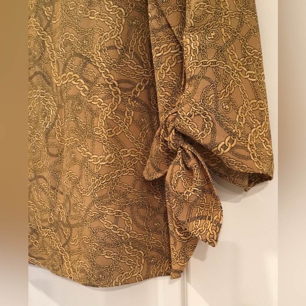 Michael Kors Branded Chainlink Patterned Gold Top - Picture 3 of 6